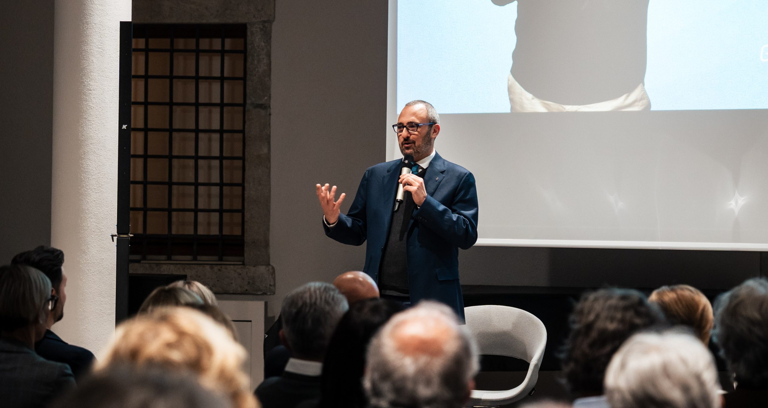 Gianluca Scelzo ospite di BLUERATING – “Clienti resilienti sui mercati. Primo trimestre al top, focus sulla diversificazione valutaria”